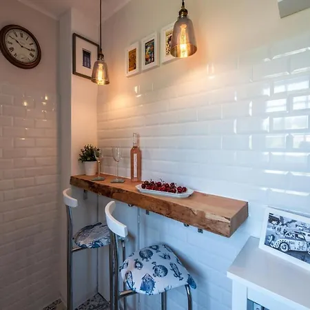 Geschmackvoll Eingerichtetes Le Poisson Bleu, 2 Terrassen, Pool, Meerblick, Eigener Parkplatz Apartment *