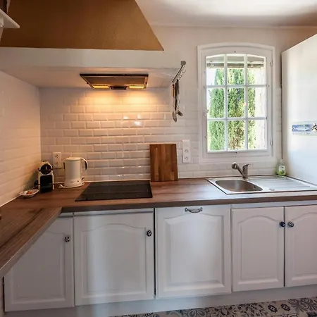 Appartement Geschmackvoll Eingerichtetes Le Poisson Bleu, 2 Terrassen, Pool, Meerblick, Eigener Parkplatz By Riviera Homelife *