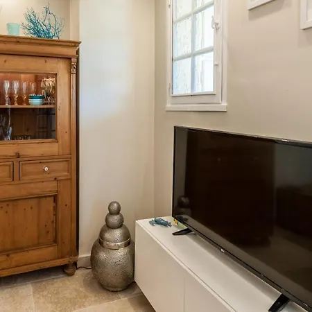 Appartement Geschmackvoll Eingerichtetes Le Poisson Bleu, 2 Terrassen, Pool, Meerblick, Eigener Parkplatz By Riviera Homelife *