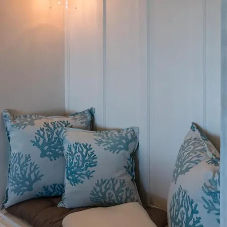 Geschmackvoll Eingerichtetes Le Poisson Bleu, 2 Terrassen, Pool, Meerblick, Eigener Parkplatz Saint-Raphaël