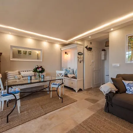Geschmackvoll Eingerichtetes Le Poisson Bleu, 2 Terrassen, Pool, Meerblick, Eigener Parkplatz By Riviera Homelife Апартаменты *