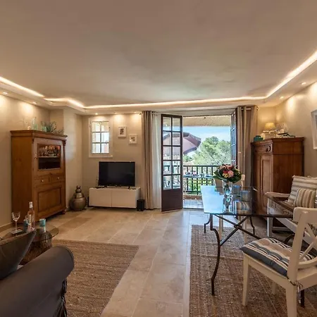 Apartment Geschmackvoll Eingerichtetes Le Poisson Bleu, 2 Terrassen, Pool, Meerblick, Eigener Parkplatz Saint-Raphaël