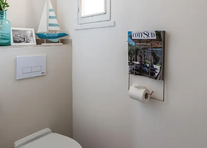 Apartamento Geschmackvoll Eingerichtetes Le Poisson Bleu, 2 Terrassen, Pool, Meerblick, Eigener Parkplatz By Riviera Homelife