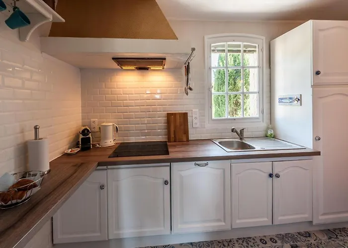 Apartamento Geschmackvoll Eingerichtetes Le Poisson Bleu, 2 Terrassen, Pool, Meerblick, Eigener Parkplatz By Riviera Homelife *