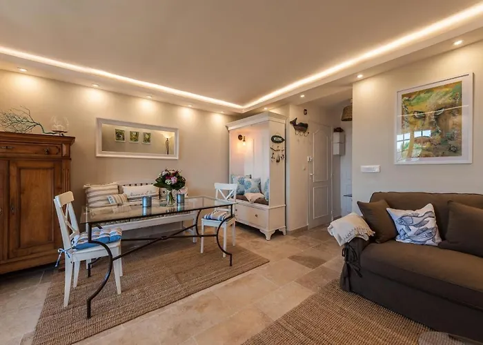 Geschmackvoll Eingerichtetes Le Poisson Bleu, 2 Terrassen, Pool, Meerblick, Eigener Parkplatz By Riviera Homelife Apartamento *