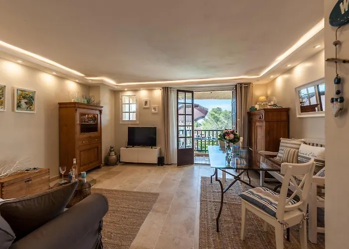 Apartamento Geschmackvoll Eingerichtetes Le Poisson Bleu, 2 Terrassen, Pool, Meerblick, Eigener Parkplatz By Riviera Homelife Saint-Raphaël