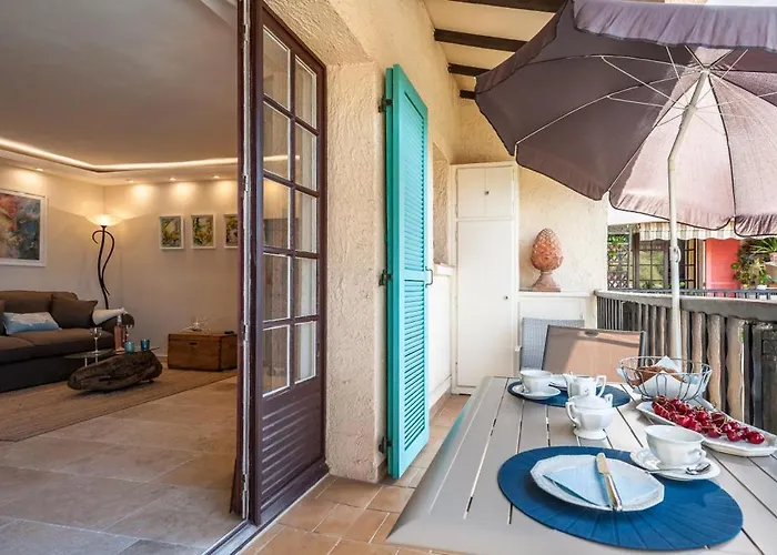 Geschmackvoll Eingerichtetes Le Poisson Bleu, 2 Terrassen, Pool, Meerblick, Eigener Parkplatz By Riviera Homelife Apartamento Saint-Raphaël